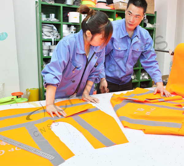 Choose the right class of reflective clothing